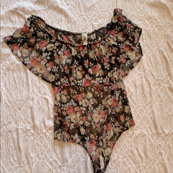 Topia Tops - Topia off shoulder bodysuit